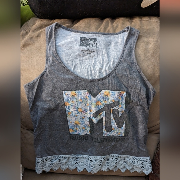 Woman. Size small unique lace trim floral pattern MTV tank top - Picture 1 of 4